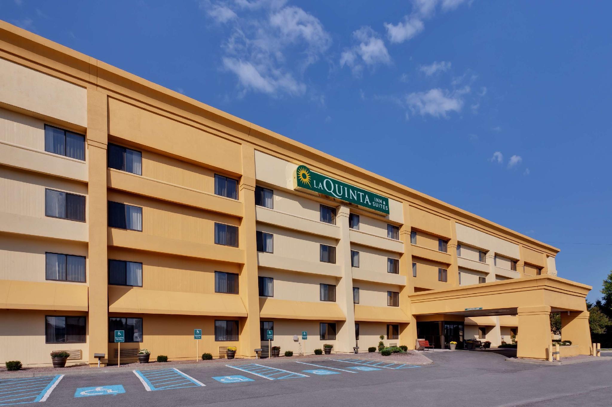 Hotel La Quinta By Wyndham Plattsburgh Exterior foto