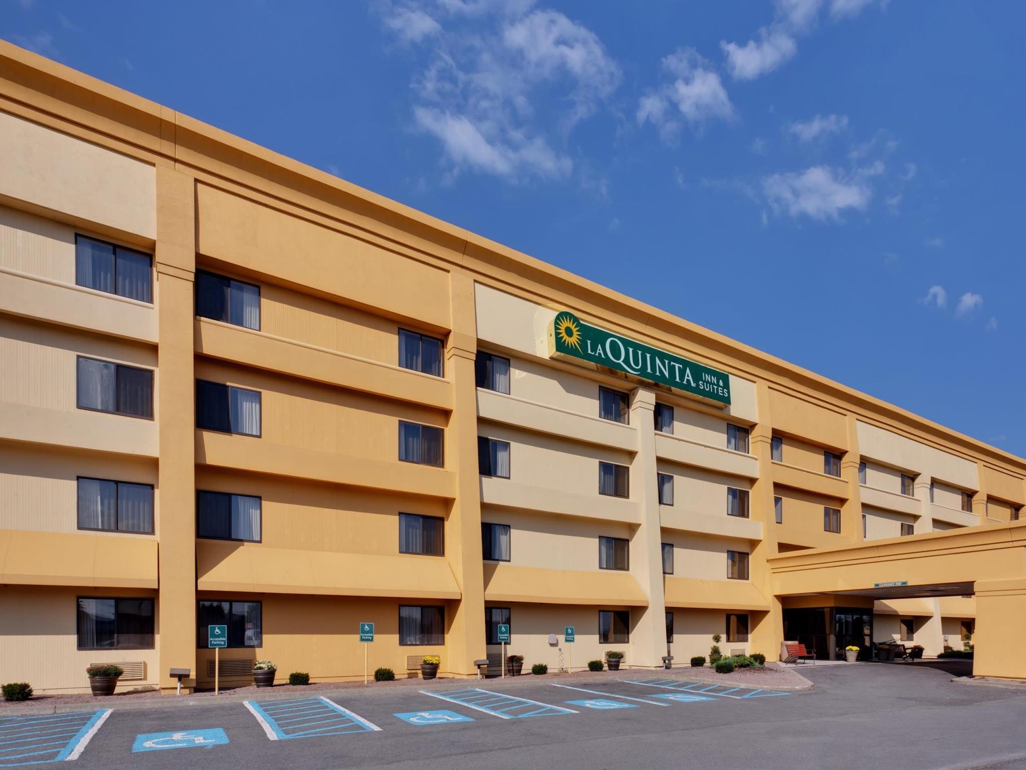 Hotel La Quinta By Wyndham Plattsburgh Exterior foto